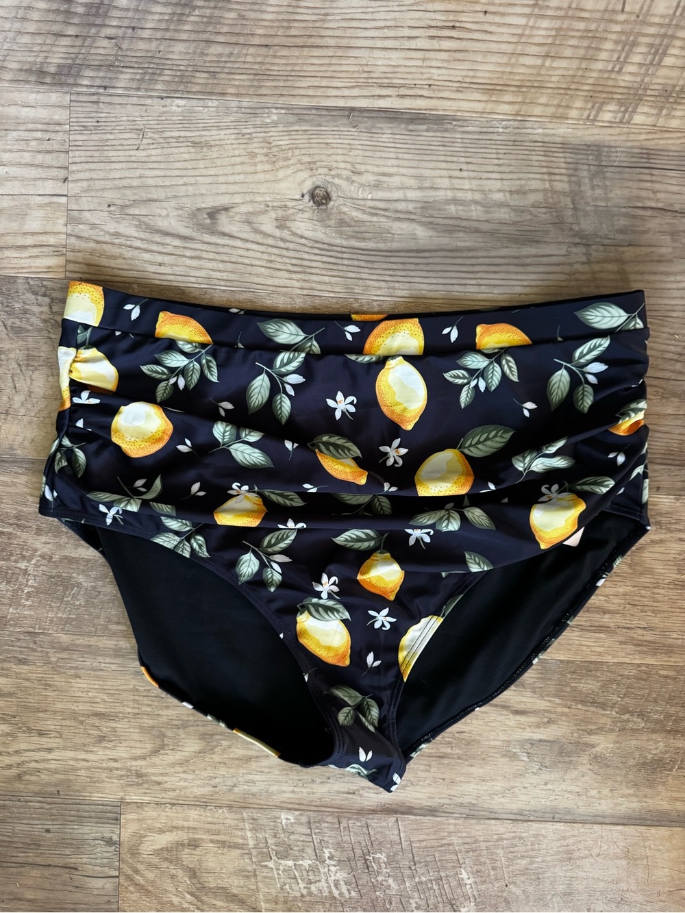 NWT BloomChic Lemon Print Pleated Tummy-Control Bikini Bottoms Size 22-24